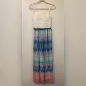 maxi dress • sweetheart neckline